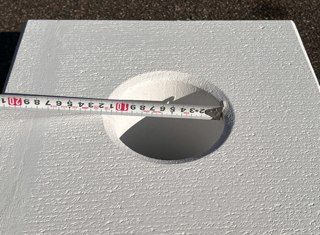 メガネ石　穴径１０６ミリ