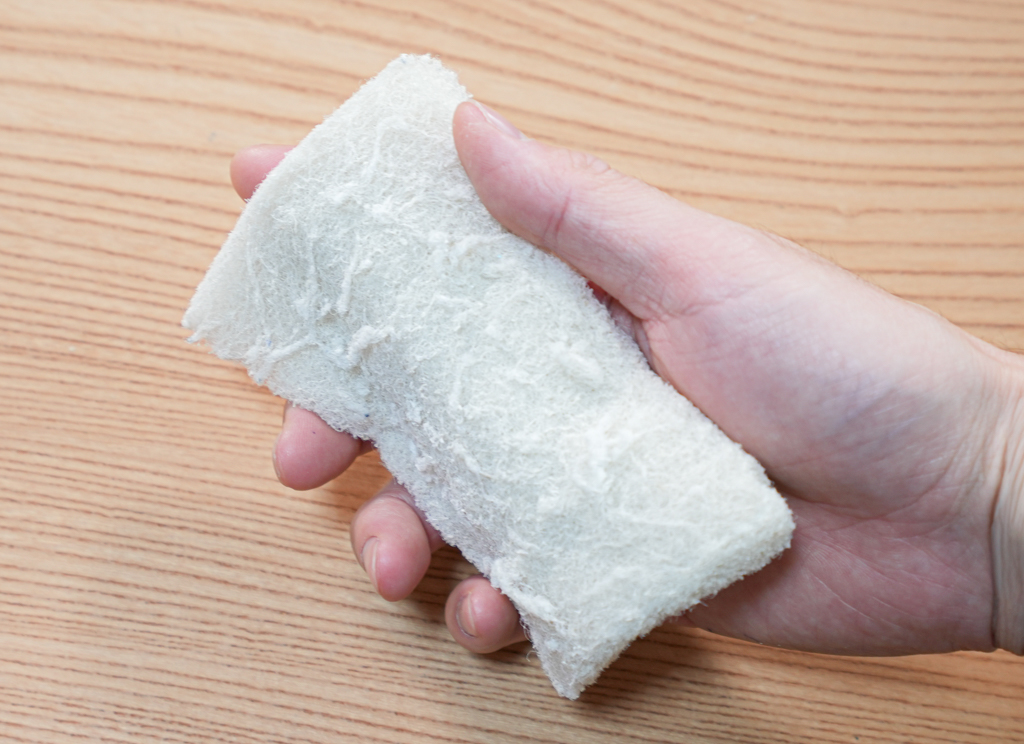 １年使用した白パッドは手にフィット